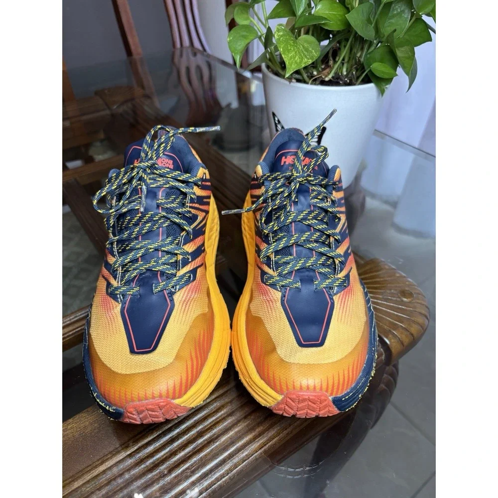 Hoka One One hoka one